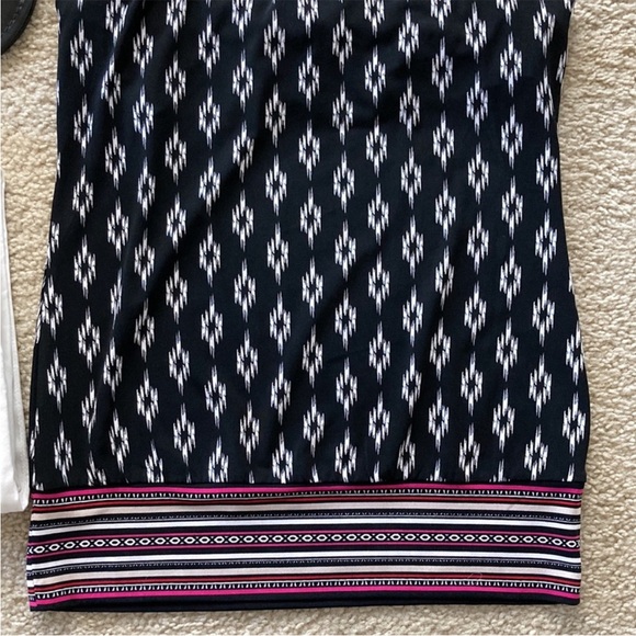 White House Black Market Geo Print Halter Top - Picture 4 of 6